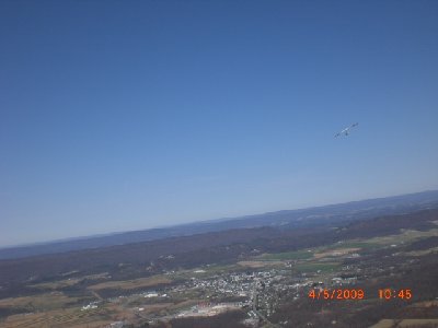 Shawn thermalling in the valley.