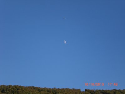 Moonrise and a glider higher than the moon :-).